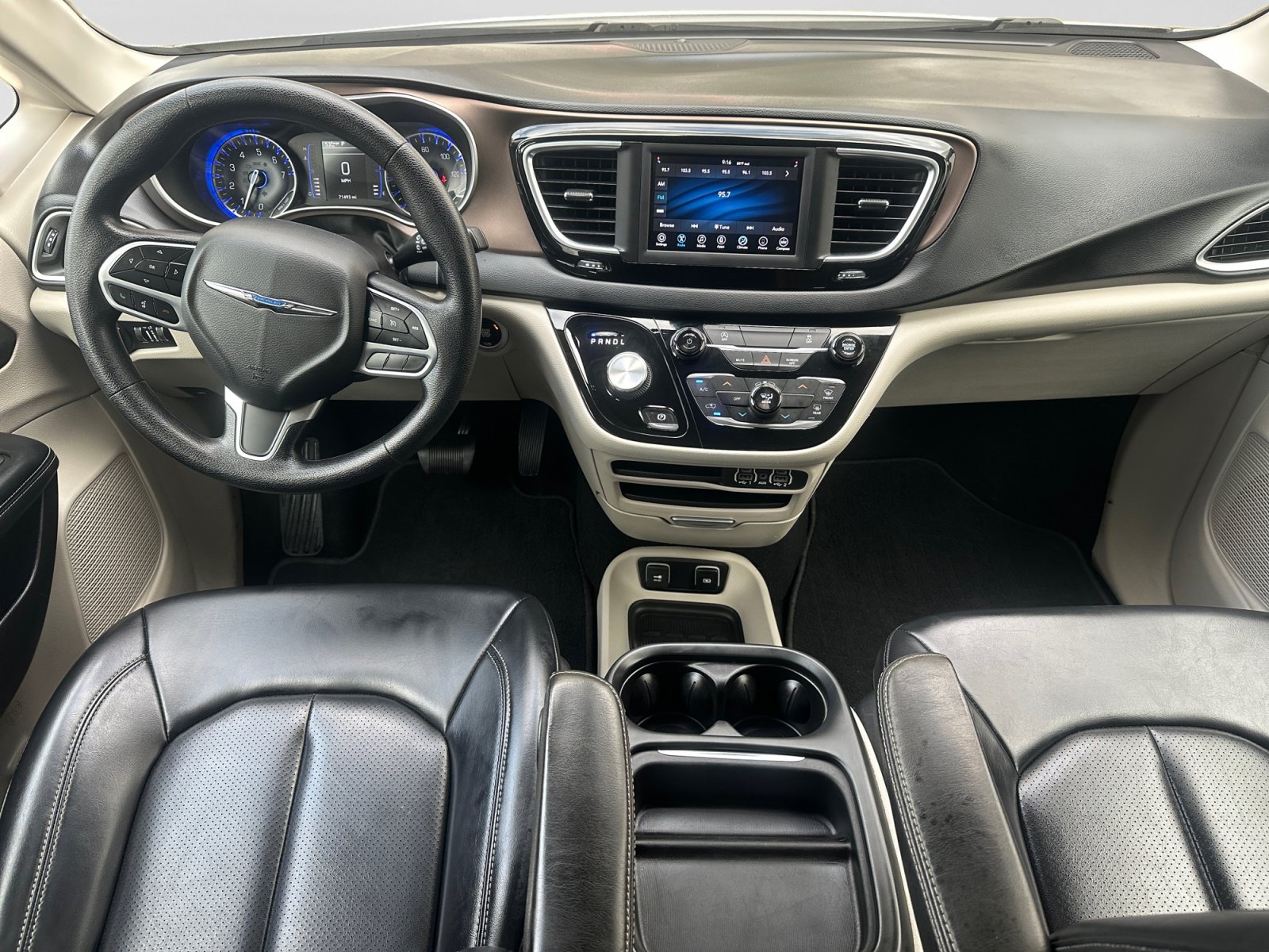Used 2021 Chrysler Voyager Lxi FWD image 15