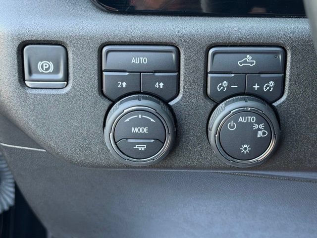 Used 2025 Chevrolet Silverado 1500 LT AWD/4WD image 28