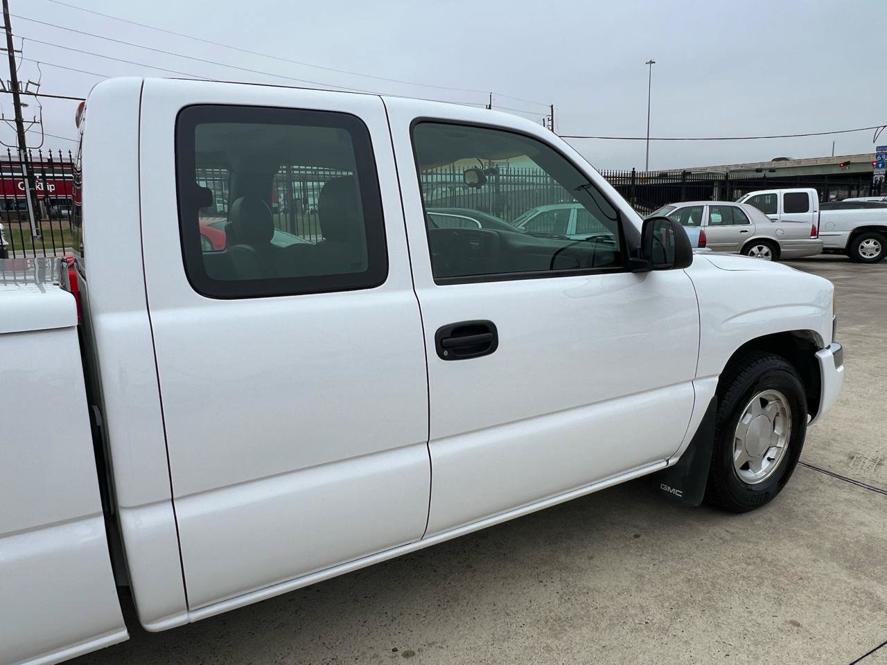 Used 2003 GMC Sierra 1500 2WD Extended Cab w/ Exterior Appearance Package image 10