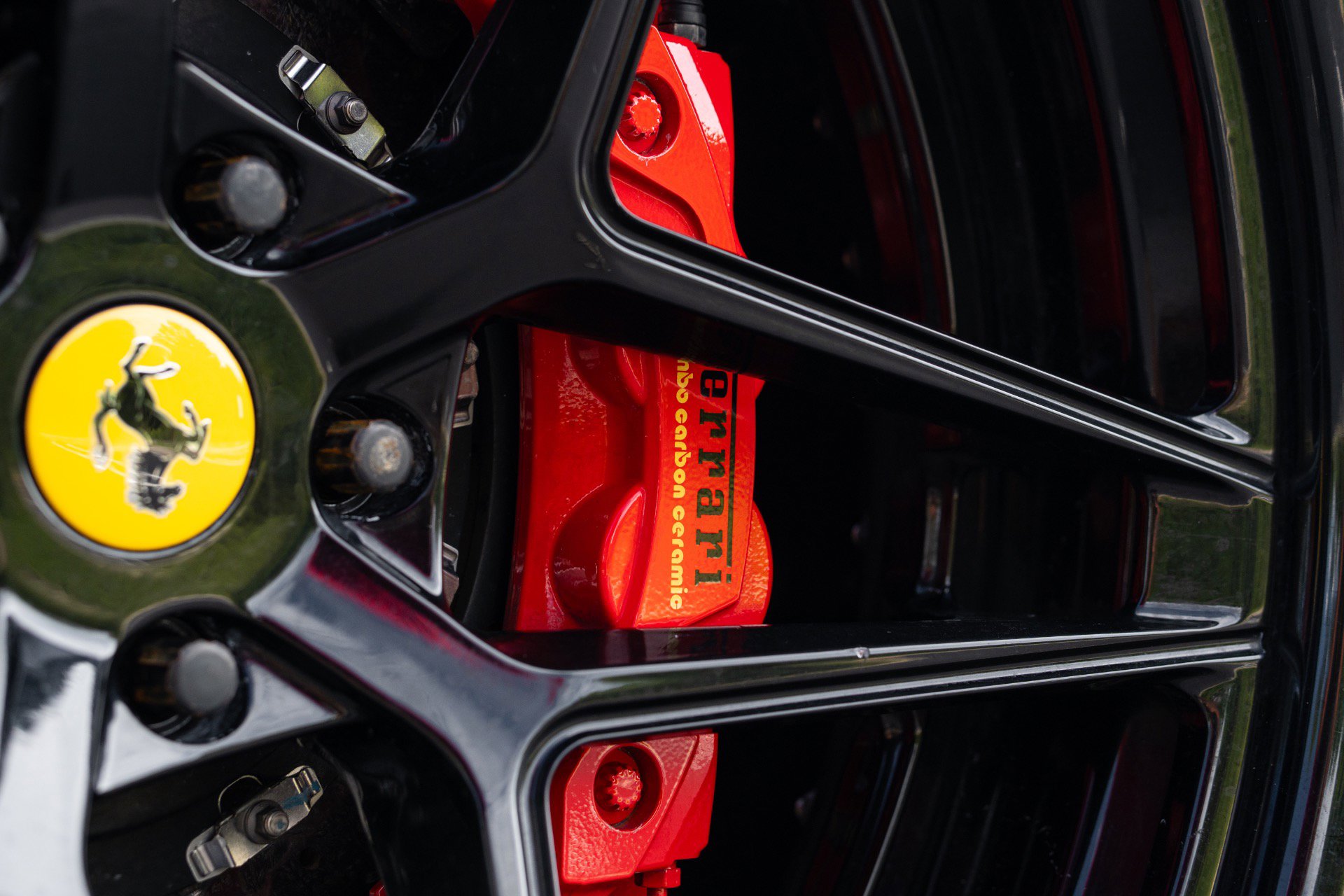 Used 2016 Ferrari 488 GTB RWD image 18