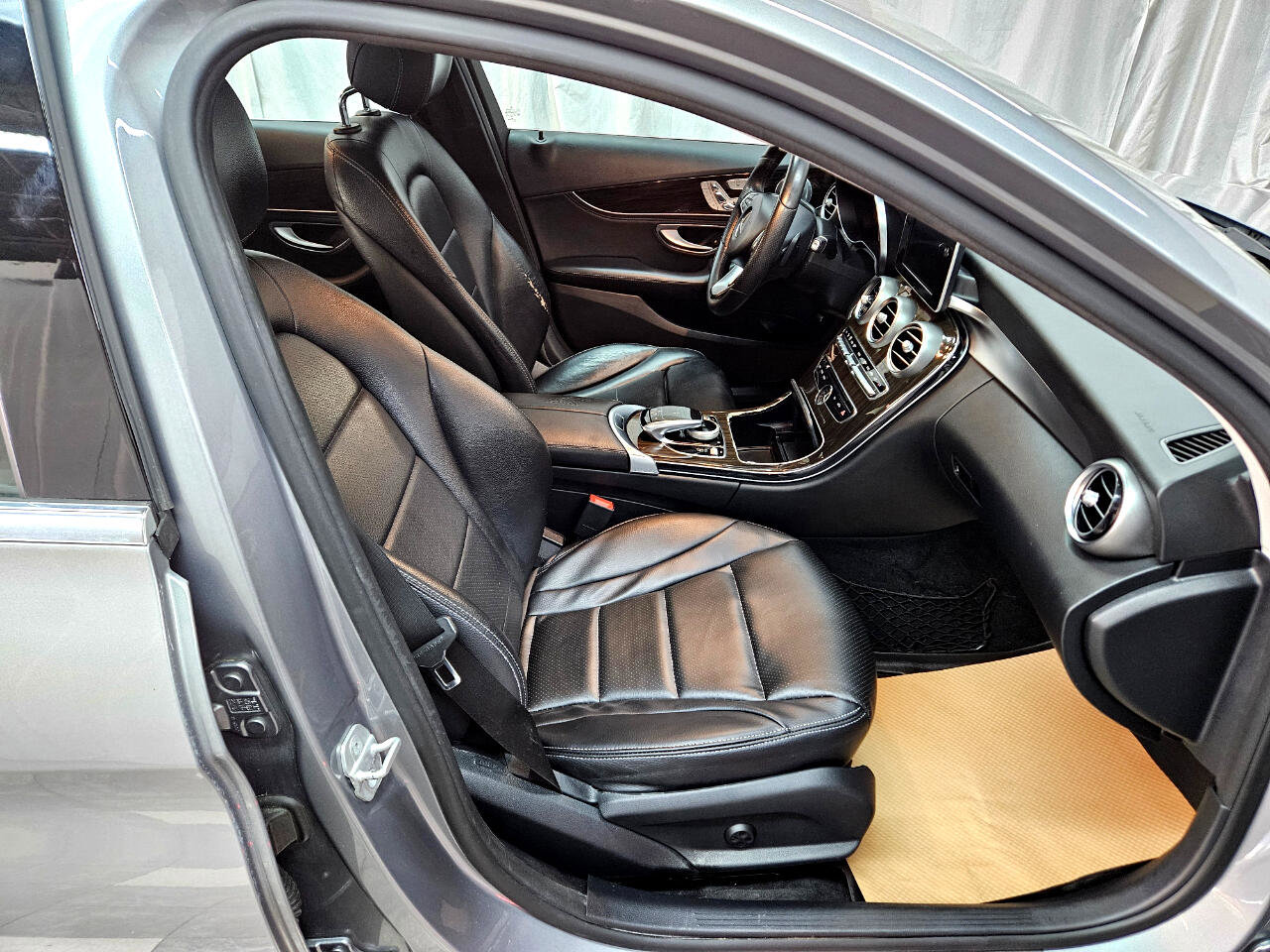 Used 2015 Mercedes-Benz C 300 Sedan image 13