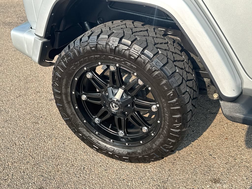 Used 2022 Jeep Wrangler Unlimited Sahara AWD/4WD image 45