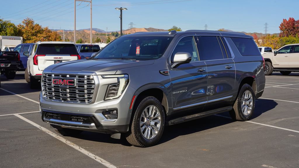 New 2026 GMC Yukon XL Denali w/ Advanced Technology Package image 3