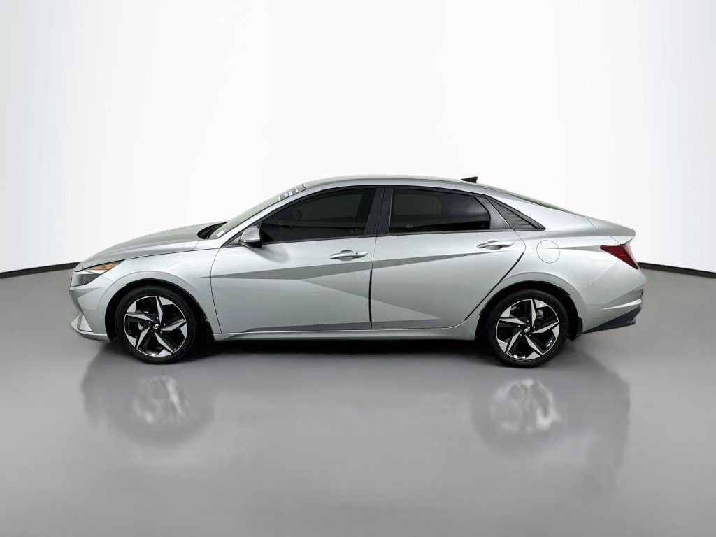 Used 2023 Hyundai Elantra SEL w/ Convenience Package FWD image 8