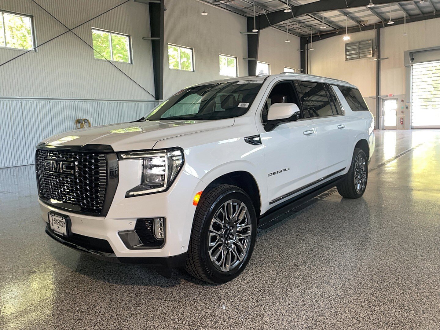 Used 2024 GMC Yukon XL Denali Ultimate AWD/4WD image 2