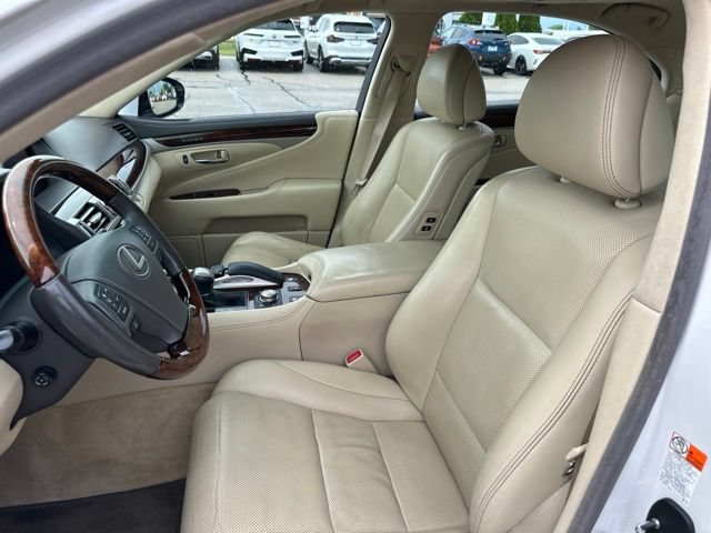 Used 2017 Lexus LS 460 L RWD image 11