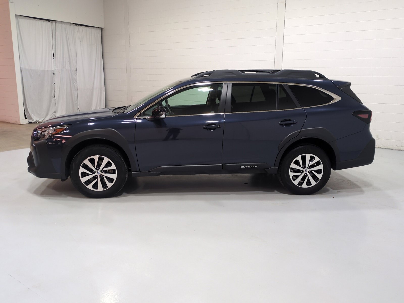 Certified 2024 Subaru Outback Premium AWD/4WD image 6