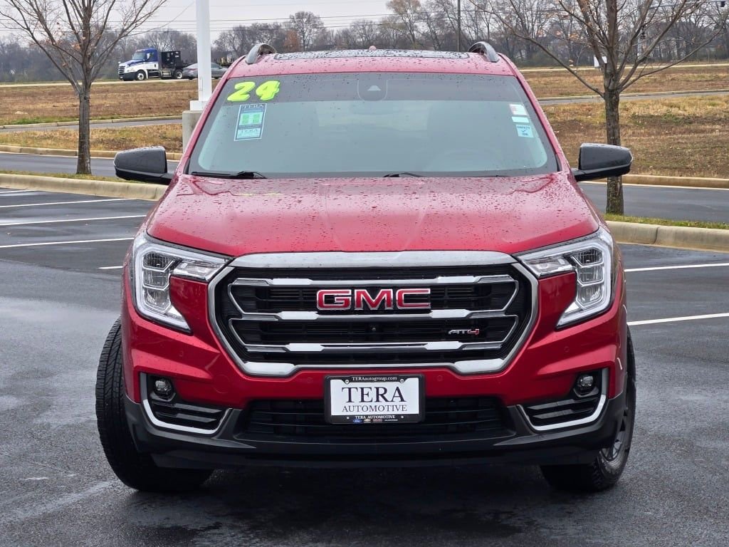Used 2024 GMC Terrain AT4 w/ Infotainment Package II image 2