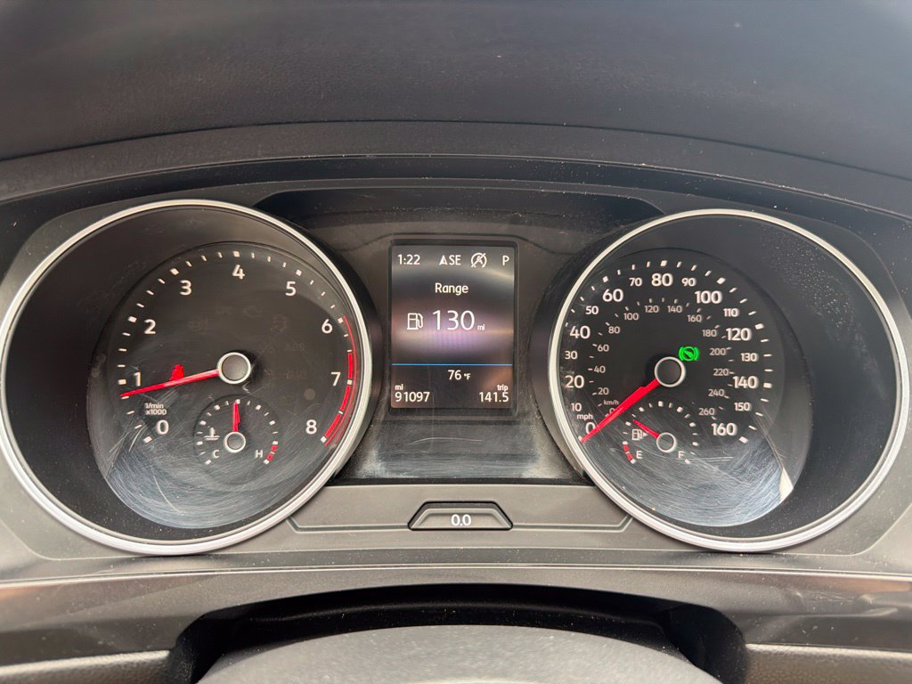 Used 2018 Volkswagen Tiguan SEL AWD/4WD image 27