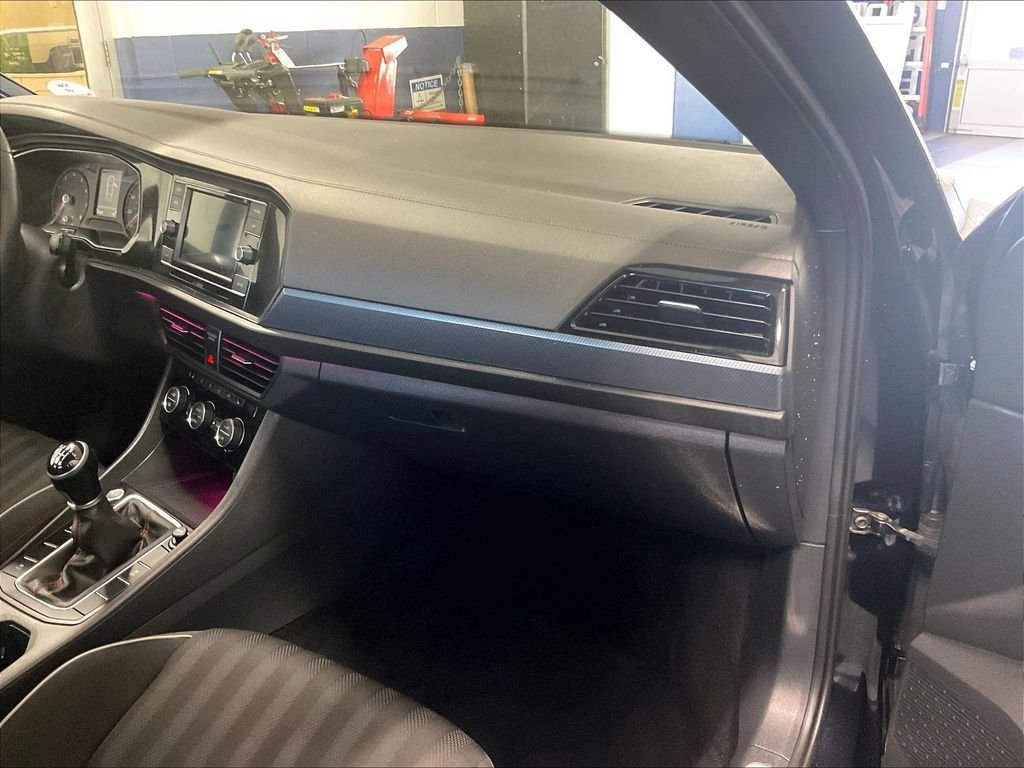 Used 2019 Volkswagen Jetta GLI FWD image 13