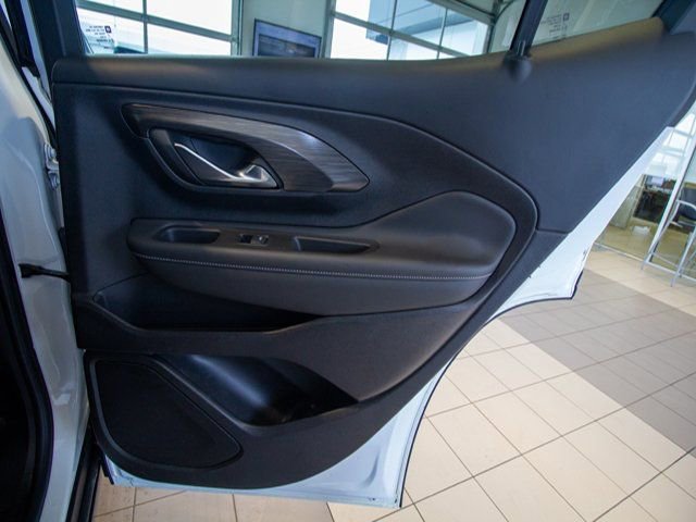 Used 2022 GMC Terrain SLE w/ Driver Convenience Package image 11