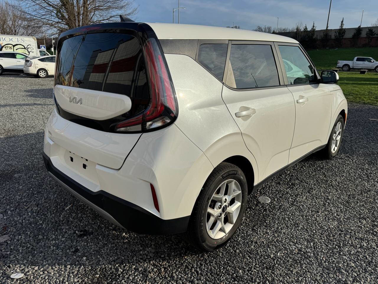 Used 2024 Kia Soul LX w/ Option Group 015 image 5
