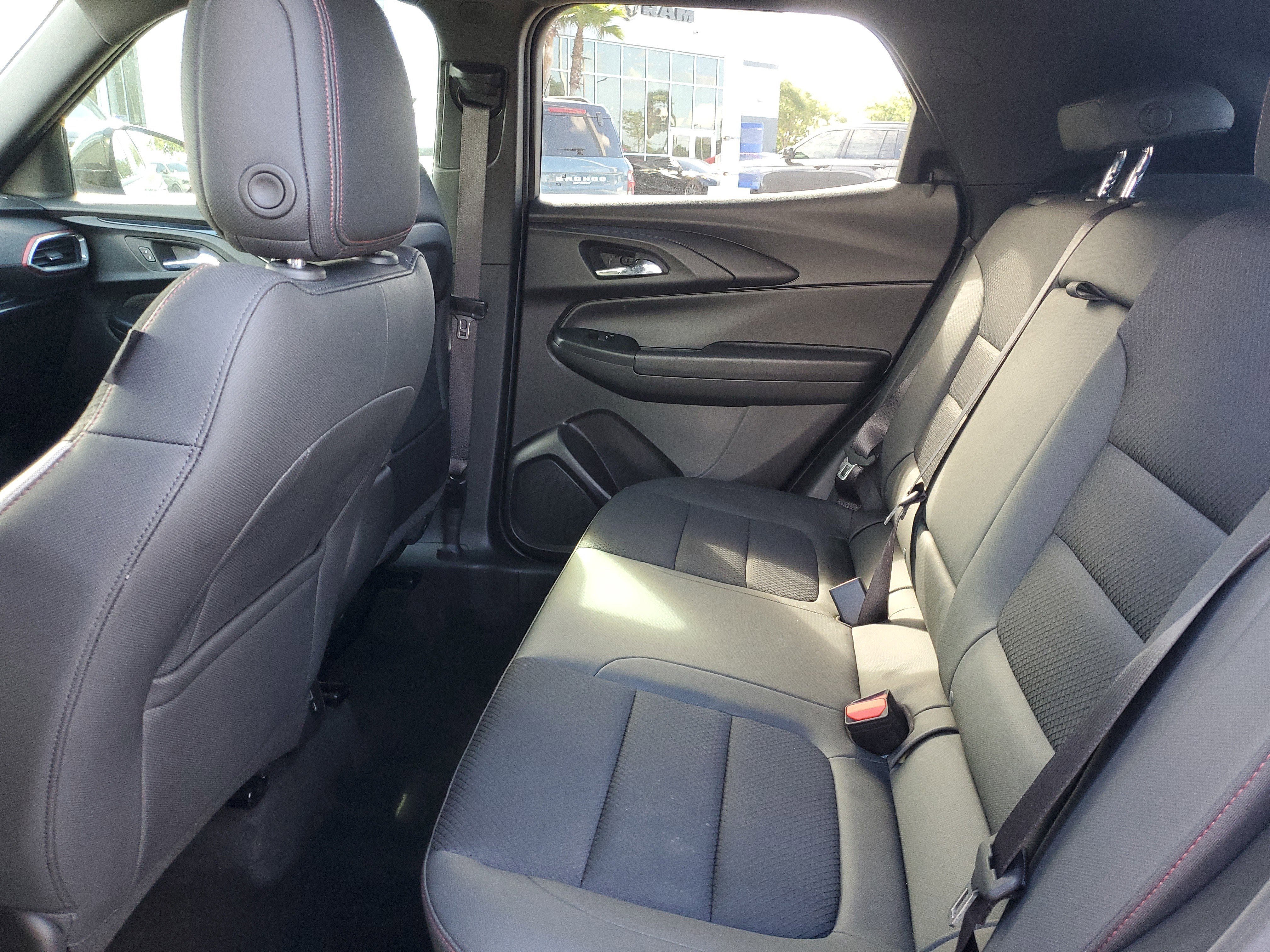 Used 2023 Chevrolet TrailBlazer RS w/ Sun and Liftgate Package FWD image 12