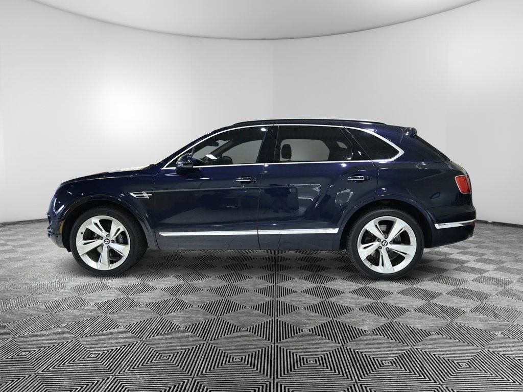 Used 2019 Bentley Bentayga image 2