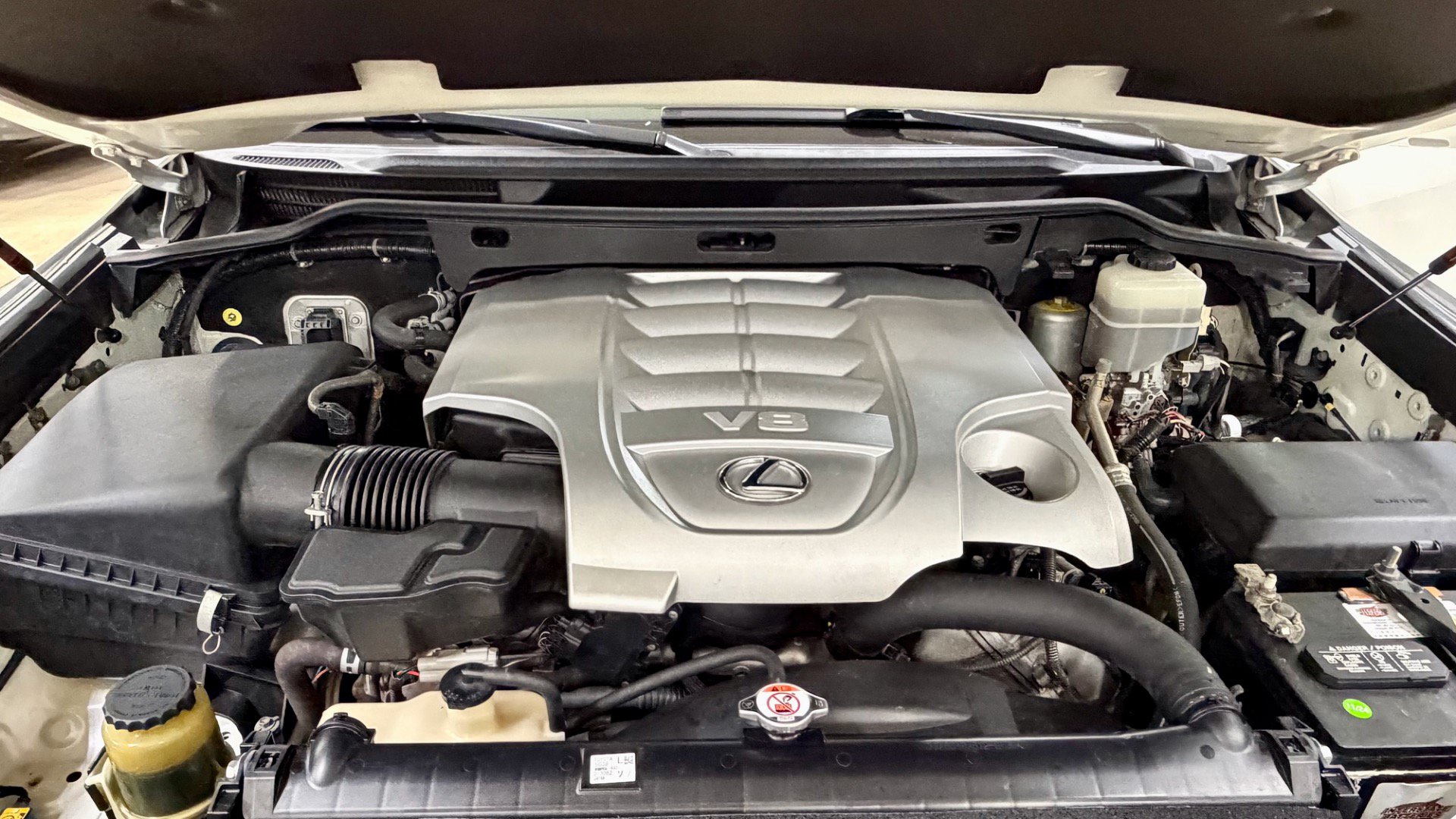 Used 2009 Lexus LX 570 4WD image 26
