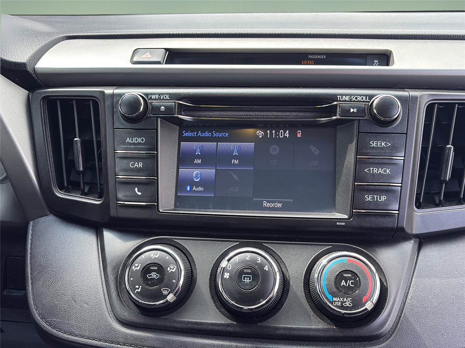 Used 2016 Toyota RAV4 LE AWD/4WD image 17