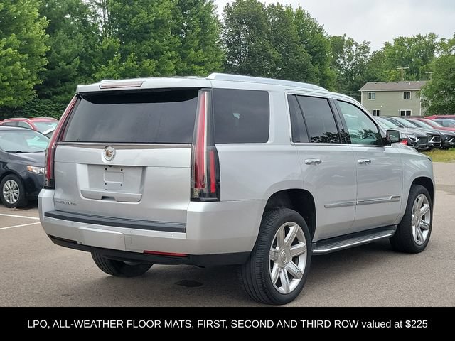 Used 2015 Cadillac Escalade Luxury AWD/4WD image 4