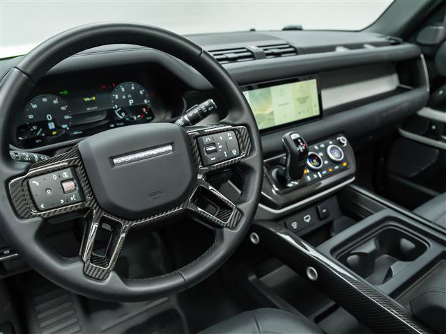 New 2024 Land Rover Defender 110 S image 17