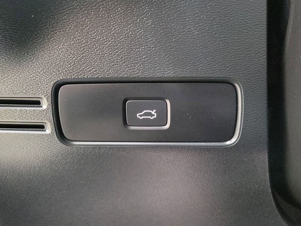 Certified 2023 Volvo XC40 Recharge Plus w/ Protection Package Premier image 32