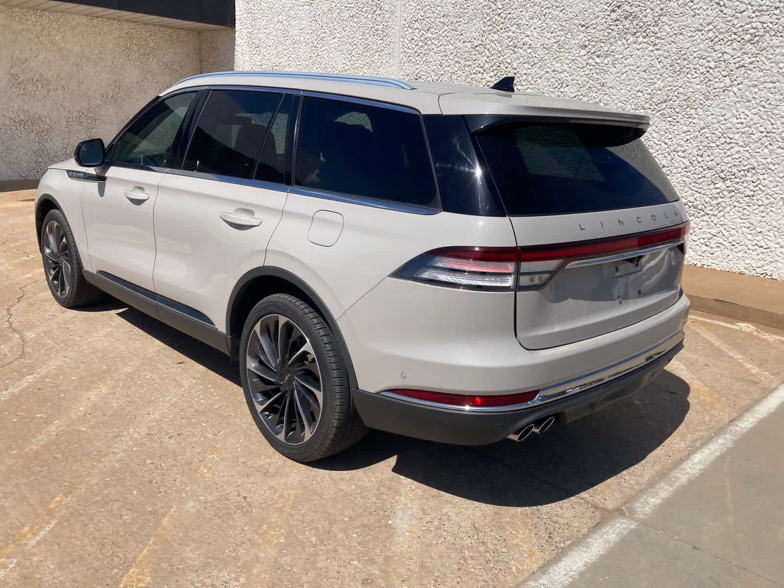 Used 2022 Lincoln Aviator Reserve w/ Equipment Group 201A AWD/4WD image 7