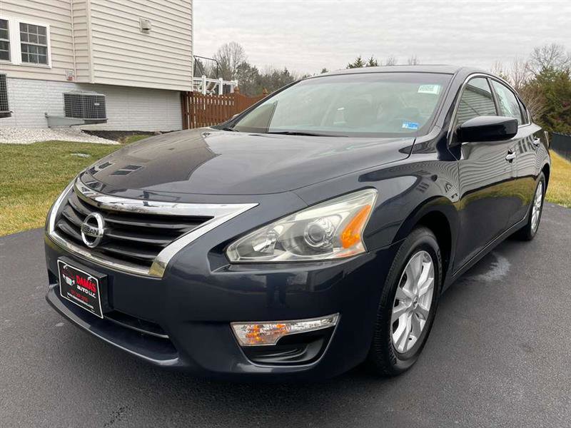 Used 2014 Nissan Altima 2.5 S w/ Sport Value Package image 1