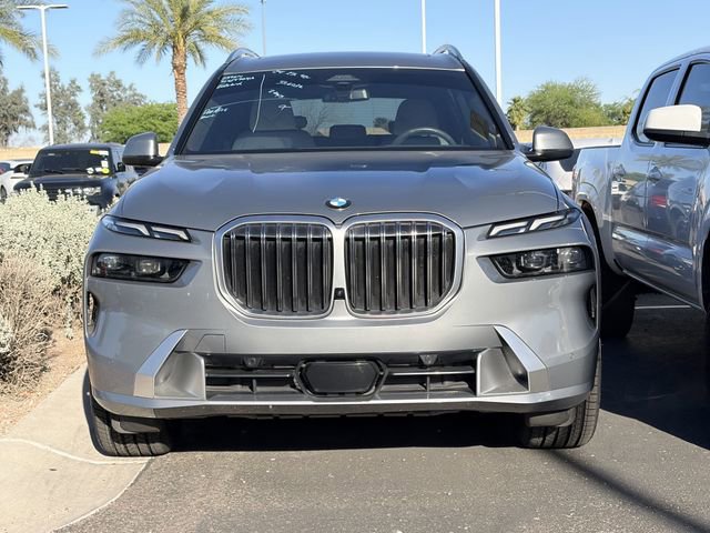 Used 2024 BMW X7 xDrive40i w/ Premium Package image 2