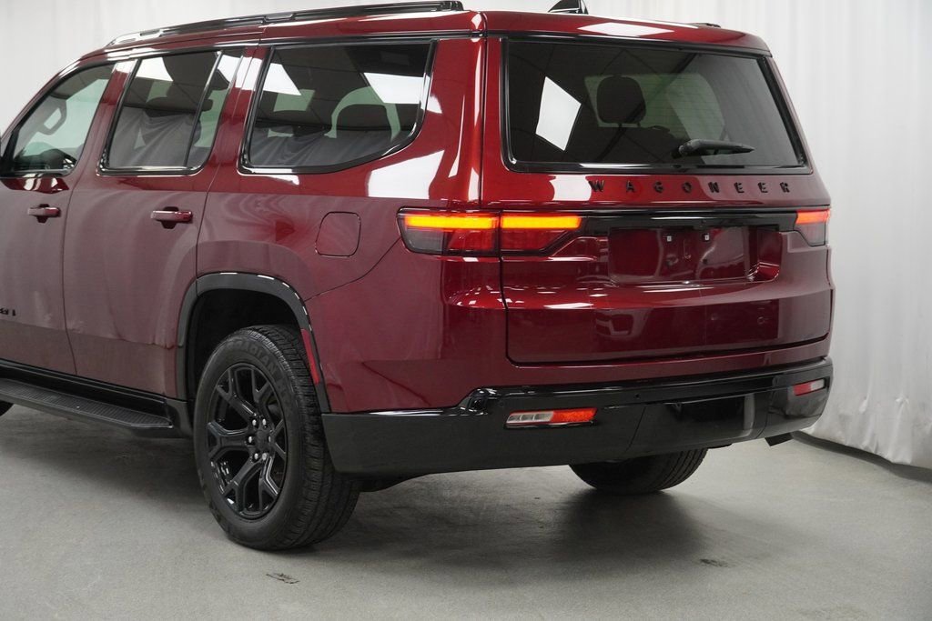 Certified 2024 Jeep Wagoneer Series II AWD/4WD image 12