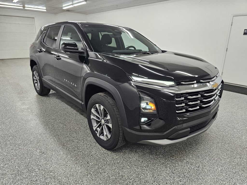 Used 2025 Chevrolet Equinox LT w/ Safety and Technology Package FWD image 3
