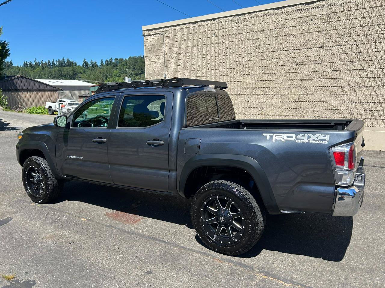 Used 2022 Toyota Tacoma TRD Off-Road AWD/4WD image 7