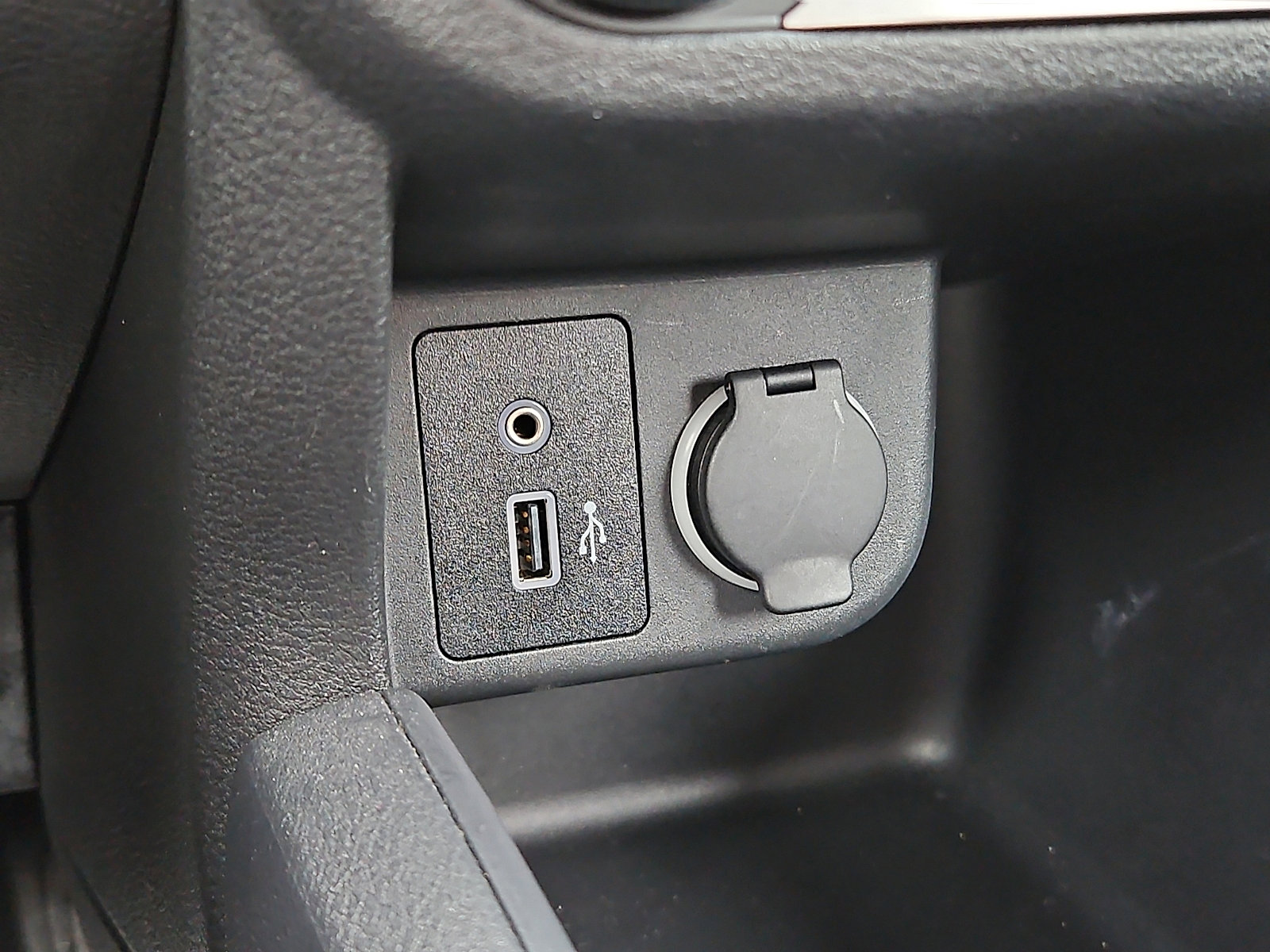 Certified 2024 Nissan Kicks S FWD image 21