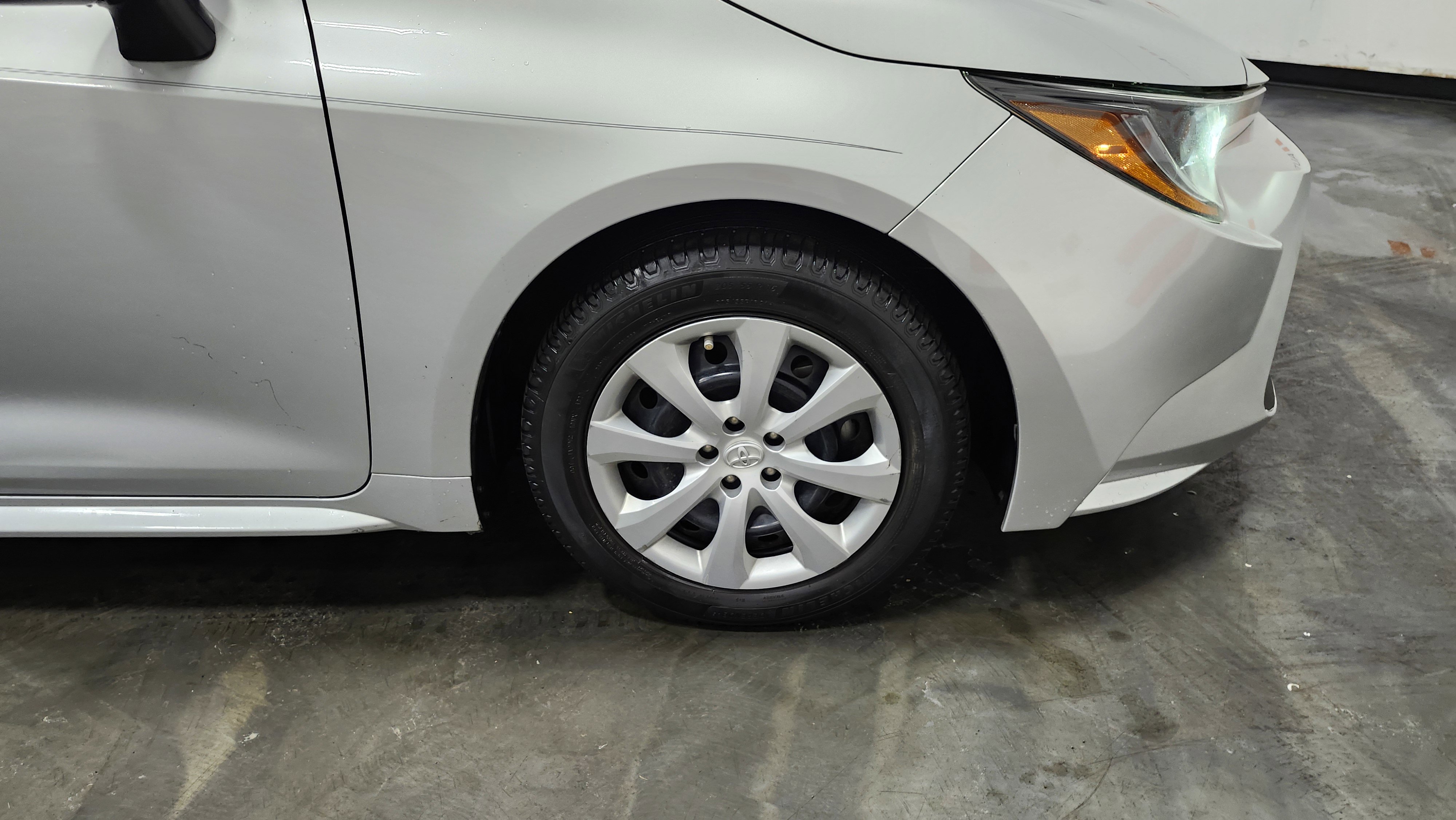 Used 2020 Toyota Corolla LE image 8