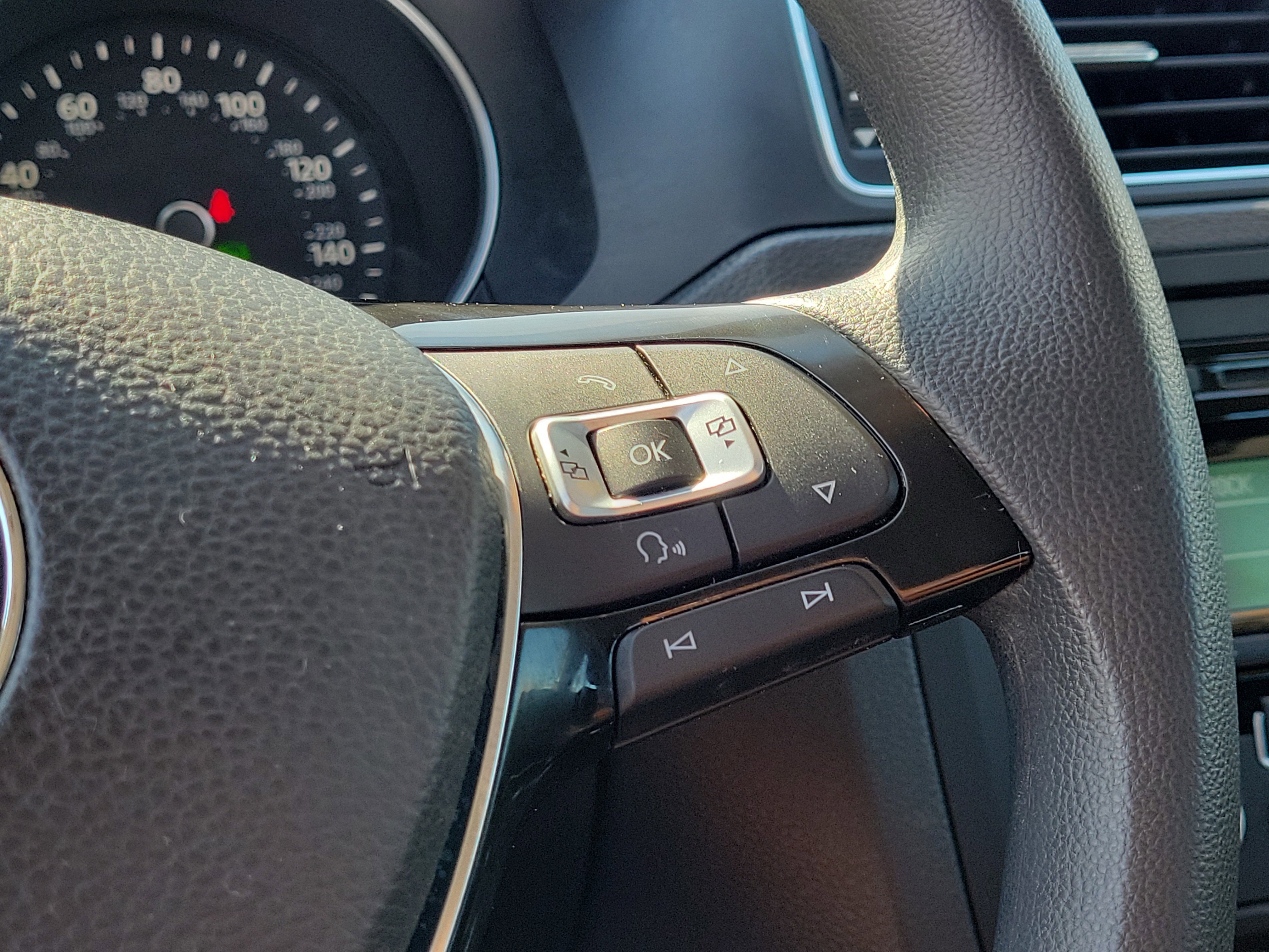 Used 2015 Volkswagen Jetta SE FWD image 29