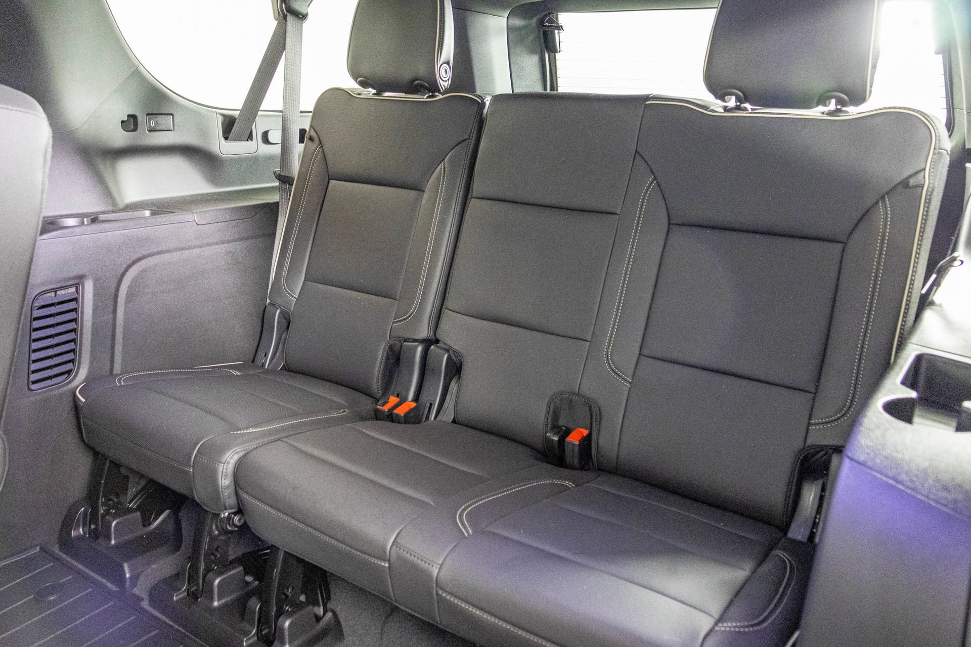 Used 2024 GMC Yukon XL SLT w/ SLT Luxury Package AWD/4WD image 41