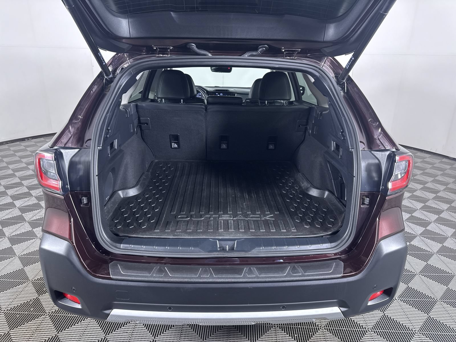 Used 2023 Subaru Outback Limited XT AWD/4WD image 24
