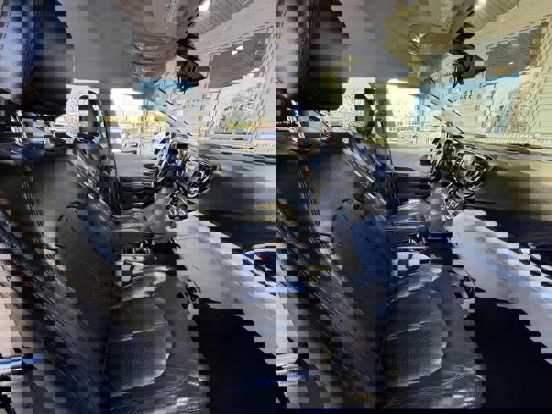 Used 2018 Chrysler Pacifica Touring-L image 17