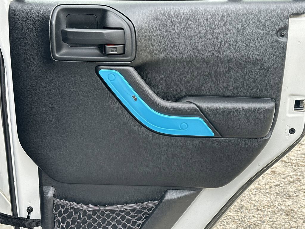 Used 2017 Jeep Wrangler Unlimited Sahara image 16