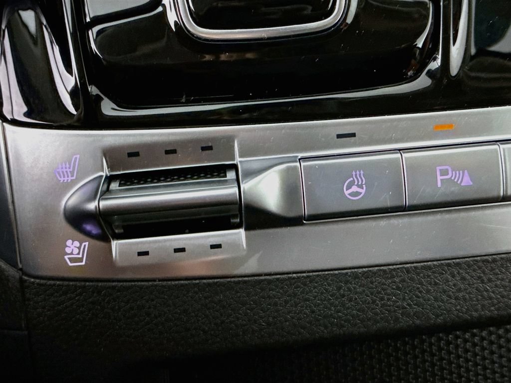 Used 2024 Kia Carnival SX Prestige FWD image 45