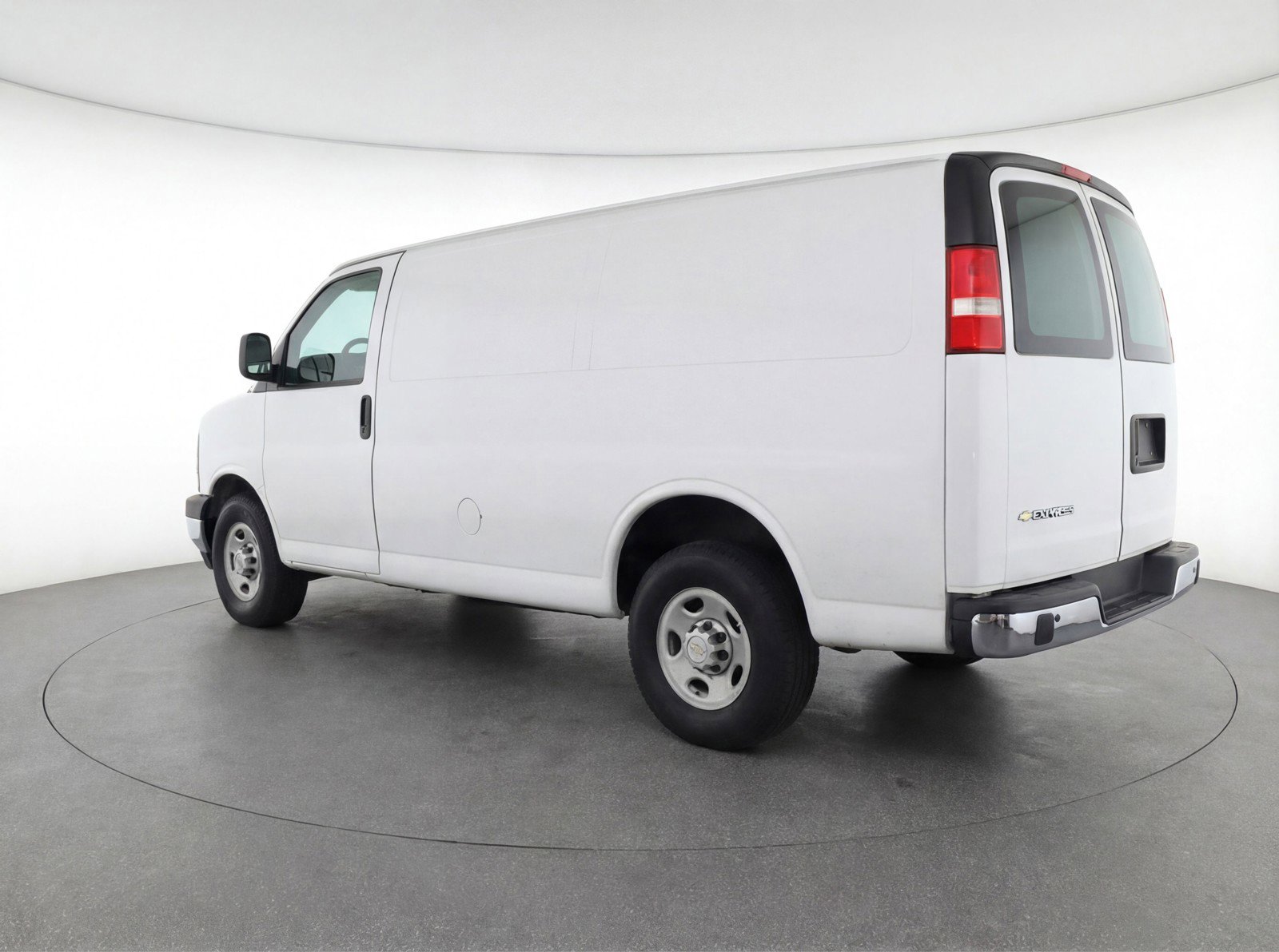 Used 2025 Chevrolet Express 3500 LT w/ LT Preferred Equipment Group image 6