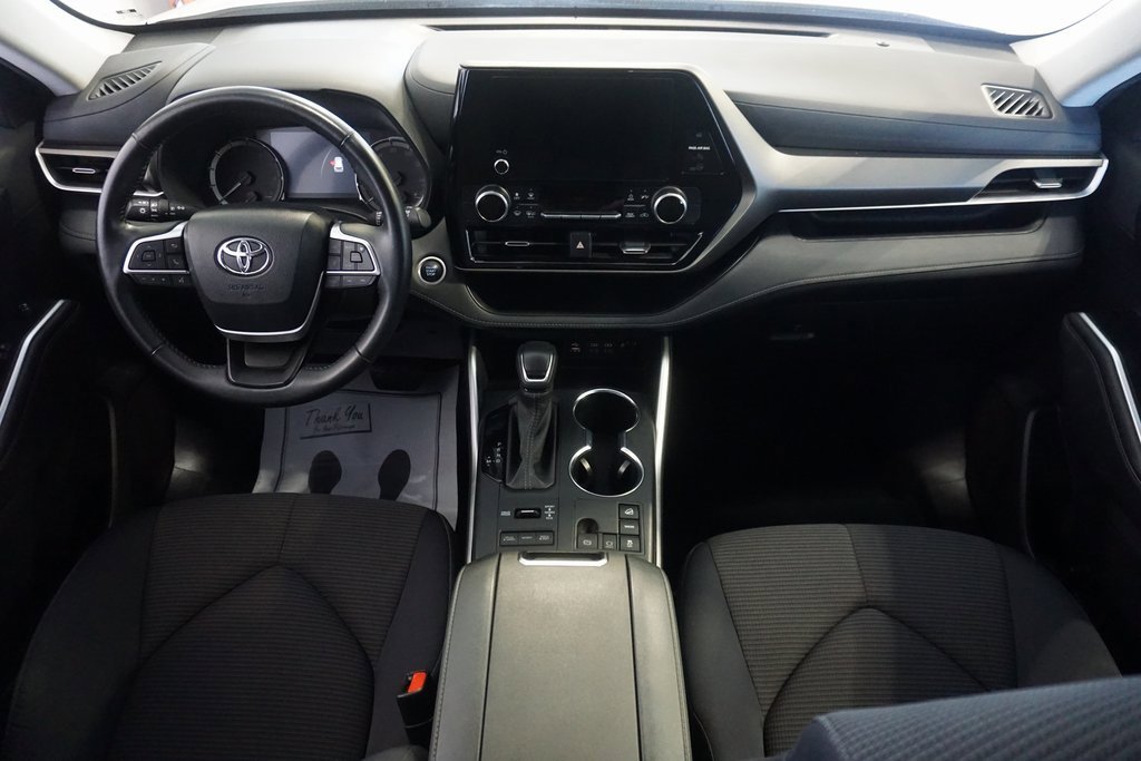 Certified 2024 Toyota Highlander LE image 27
