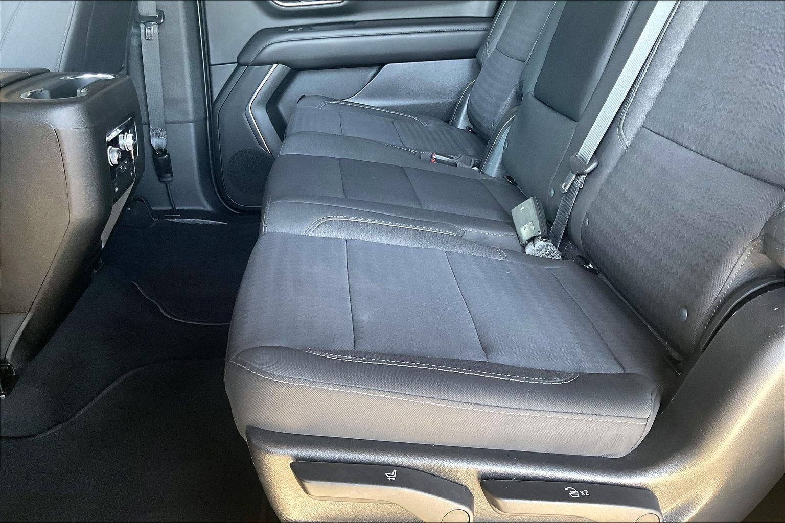 Used 2023 GMC Yukon XL SLE w/ Gmc Pro Safety Plus Package AWD/4WD image 17