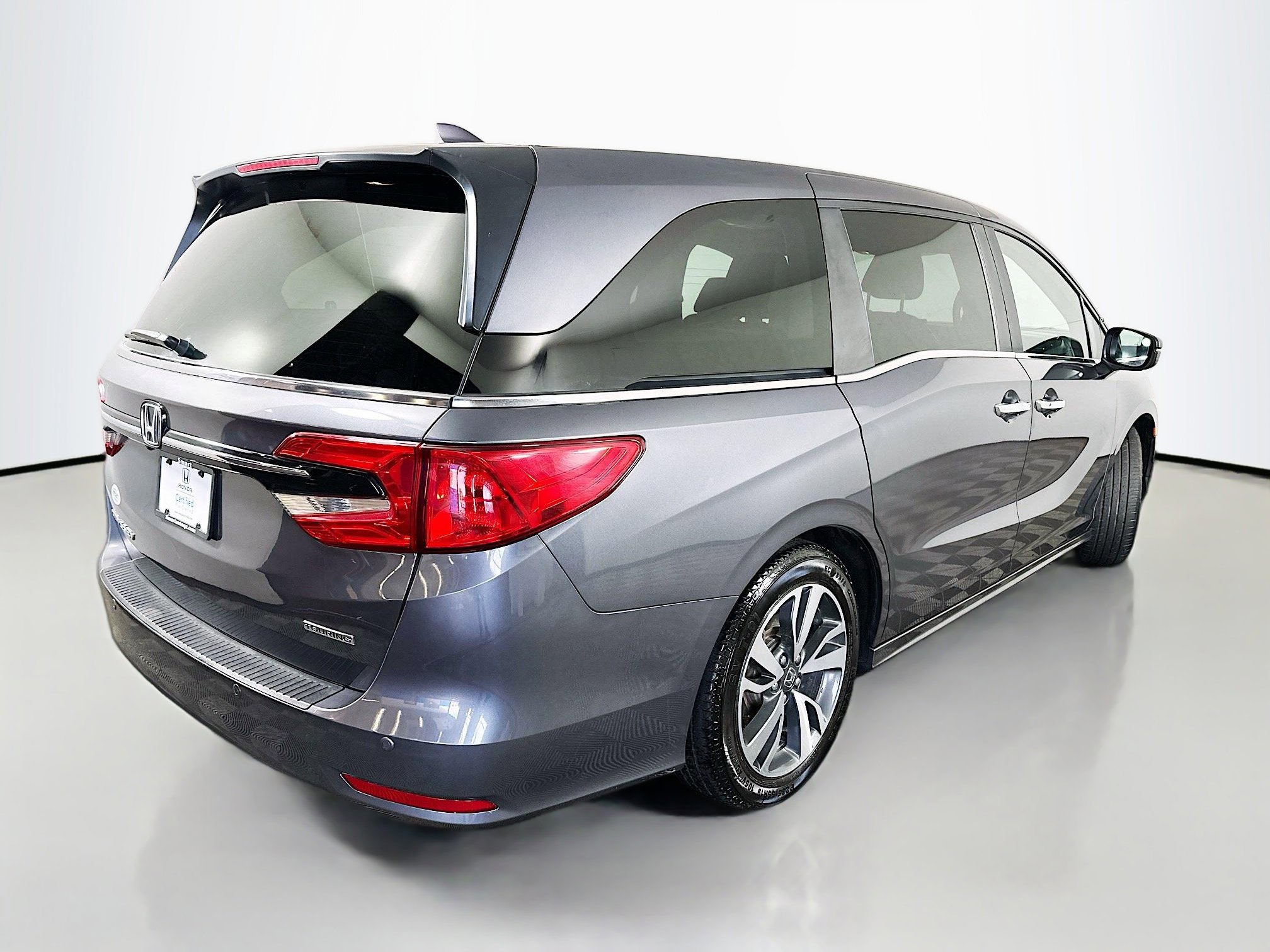 Certified 2024 Honda Odyssey Touring image 7