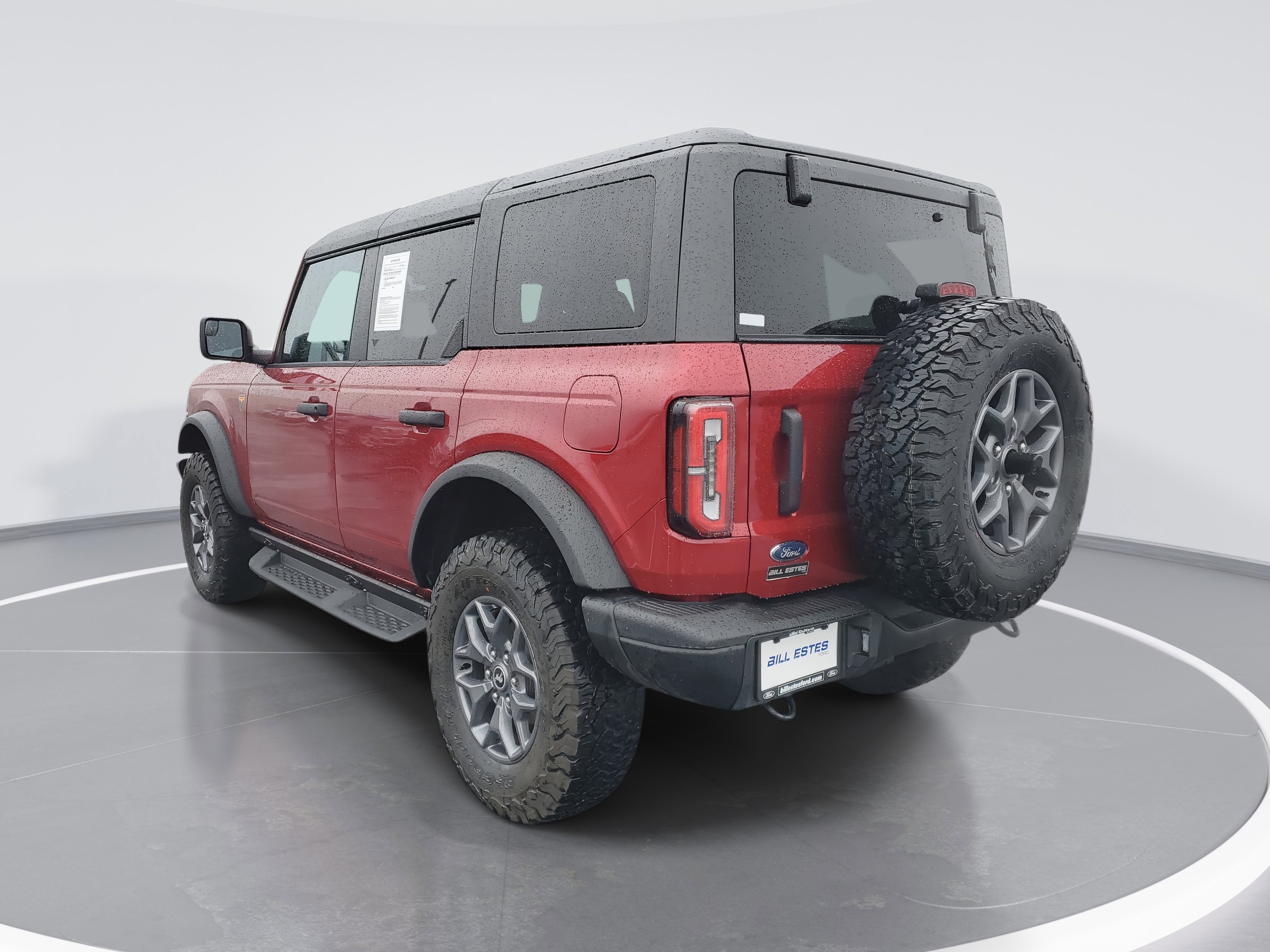 Used 2025 Ford Bronco Badlands image 2