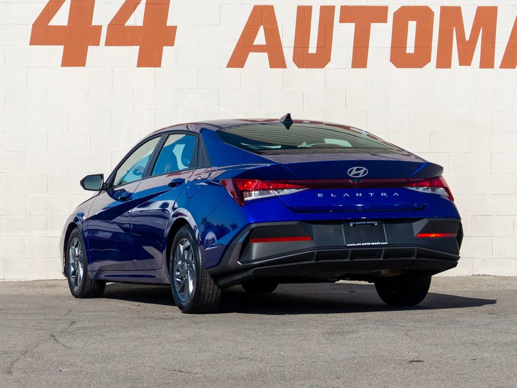 Used 2024 Hyundai Elantra SEL image 7