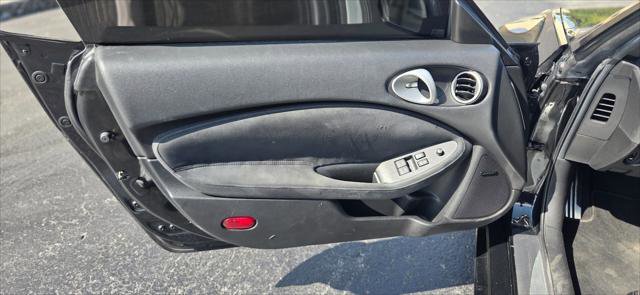 Used 2011 Nissan 370Z Touring w/ Sport Pkg image 14