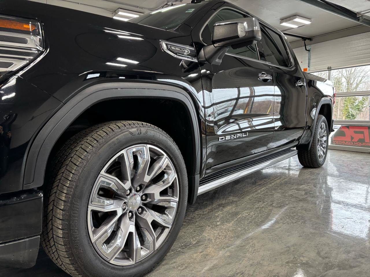 Used 2022 GMC Sierra 1500 Denali w/ Denali Reserve Package AWD/4WD image 6