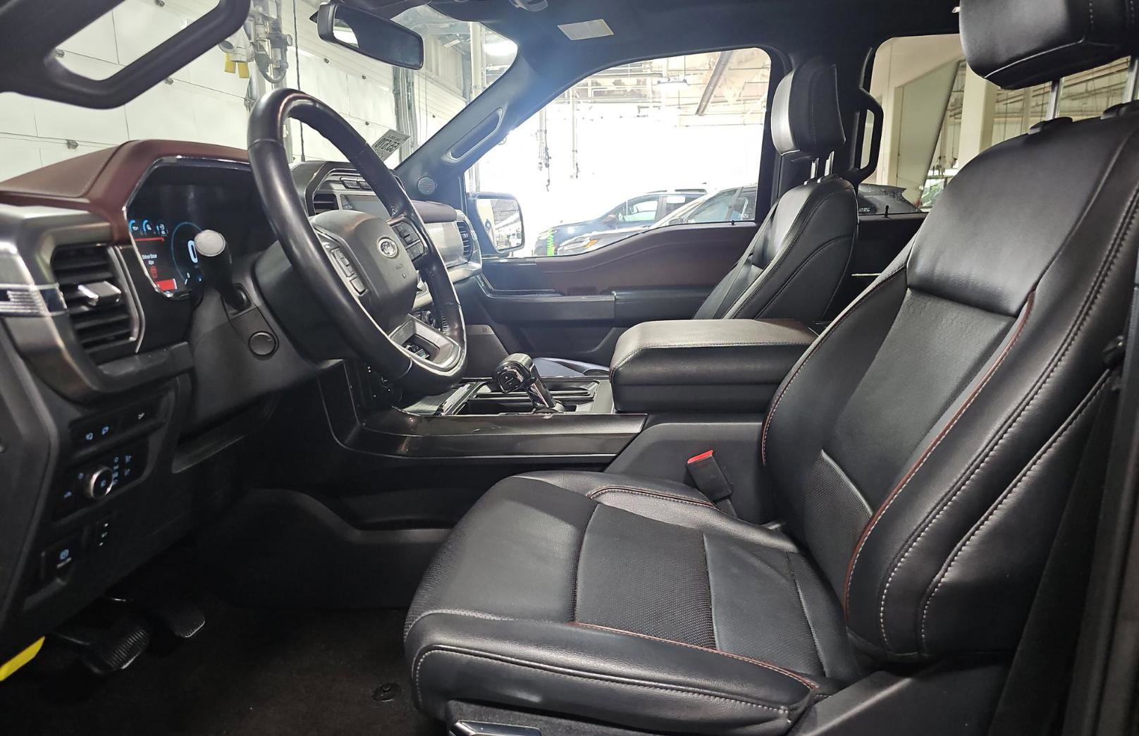 Used 2022 Ford F150 Lariat w/ Equipment Group 502A High image 10