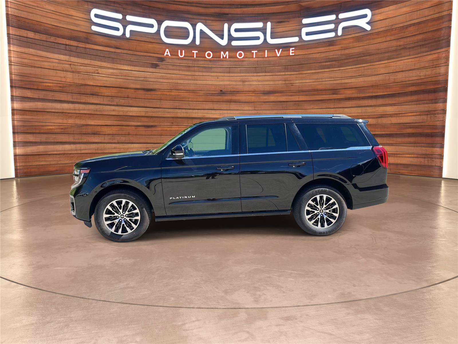Used 2025 Ford Expedition Platinum AWD/4WD image 2