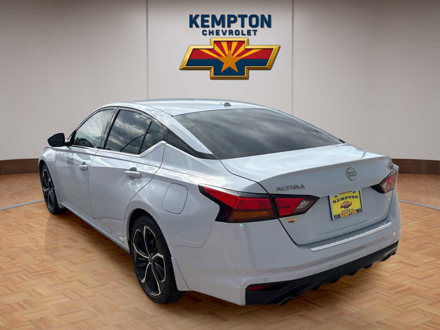 Used 2023 Nissan Altima 2.5 SR FWD image 4