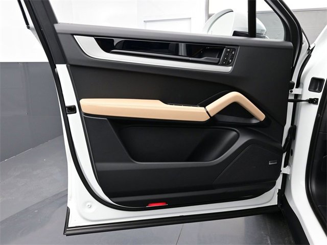 New 2026 Porsche Cayenne Coupe image 7