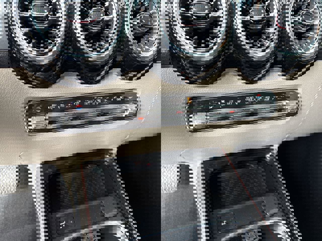 Used 2022 Mercedes-Benz GLB 250 image 32